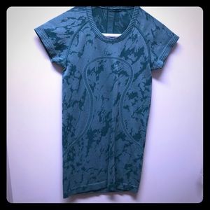Lululemon top